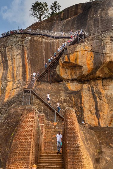 061 Sigiriya rots.jpg